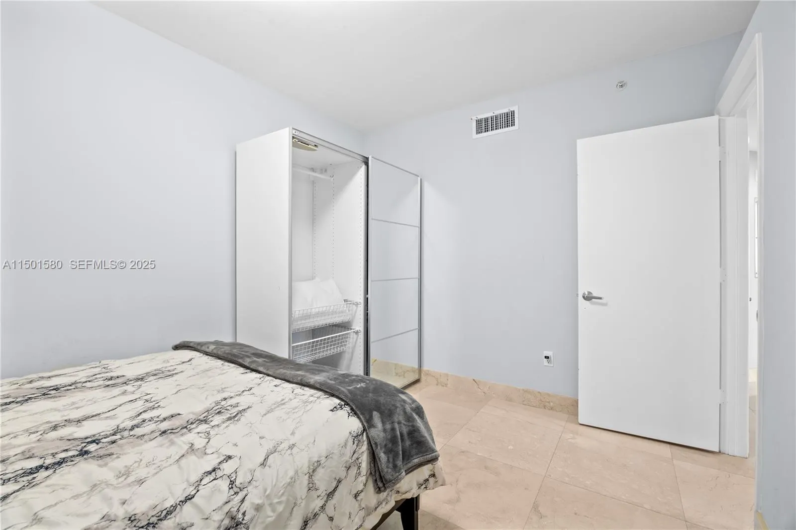 6365 Collins Avenue #4106