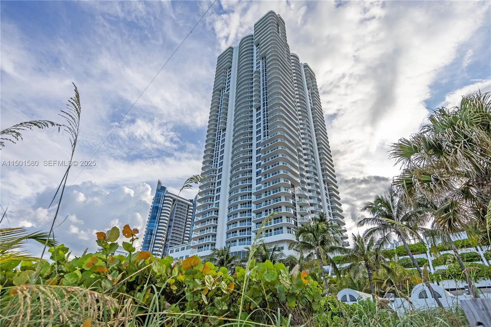 6365 Collins Avenue #4106