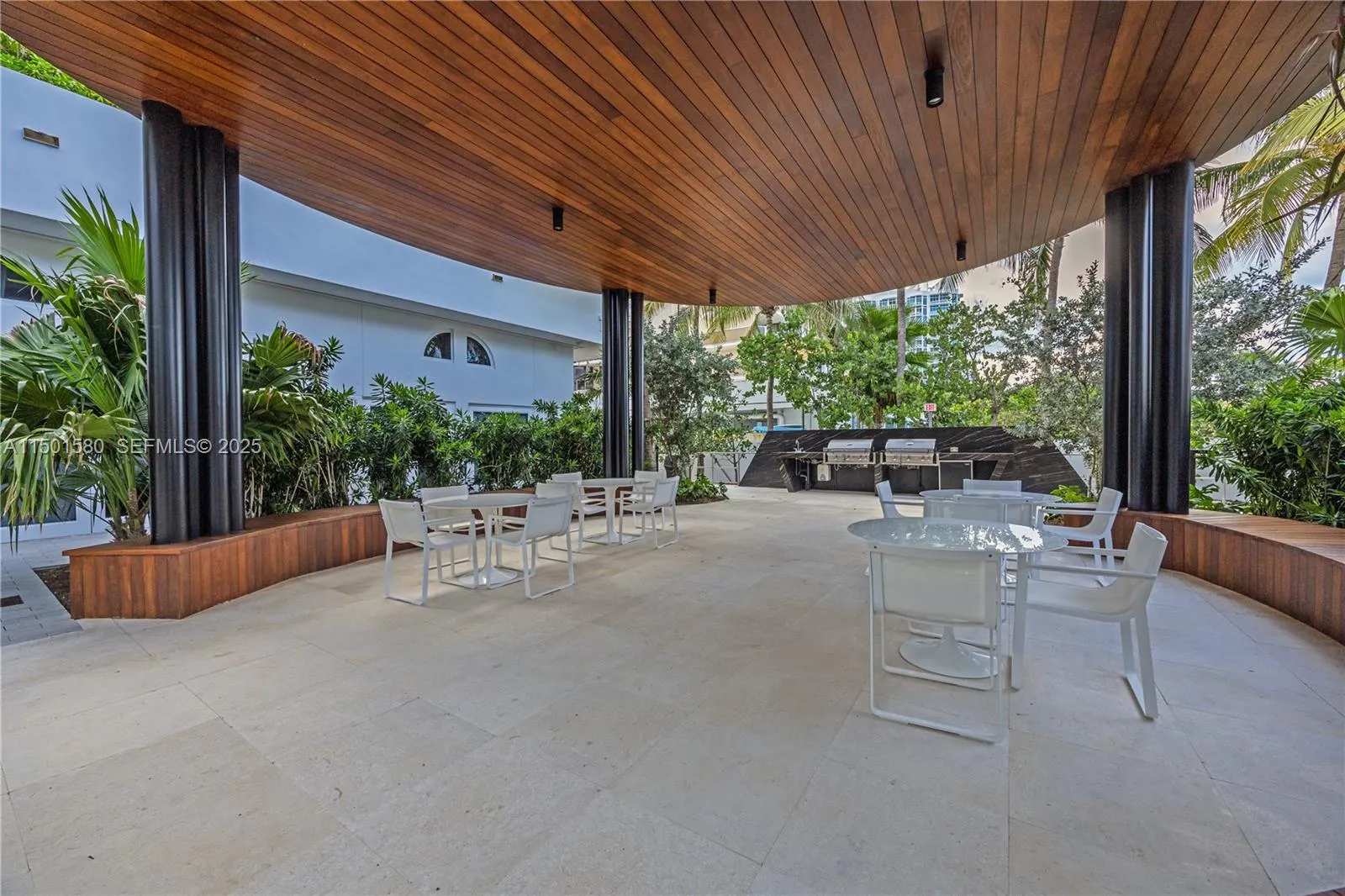 6365 Collins Avenue #4106