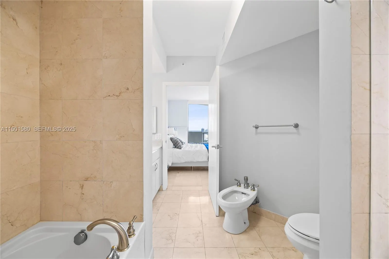 6365 Collins Avenue #4106