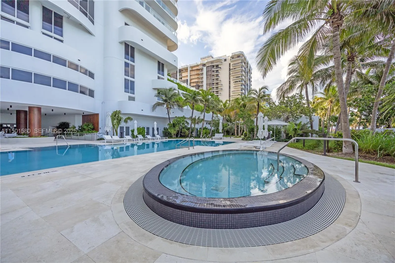 6365 Collins Avenue #4106