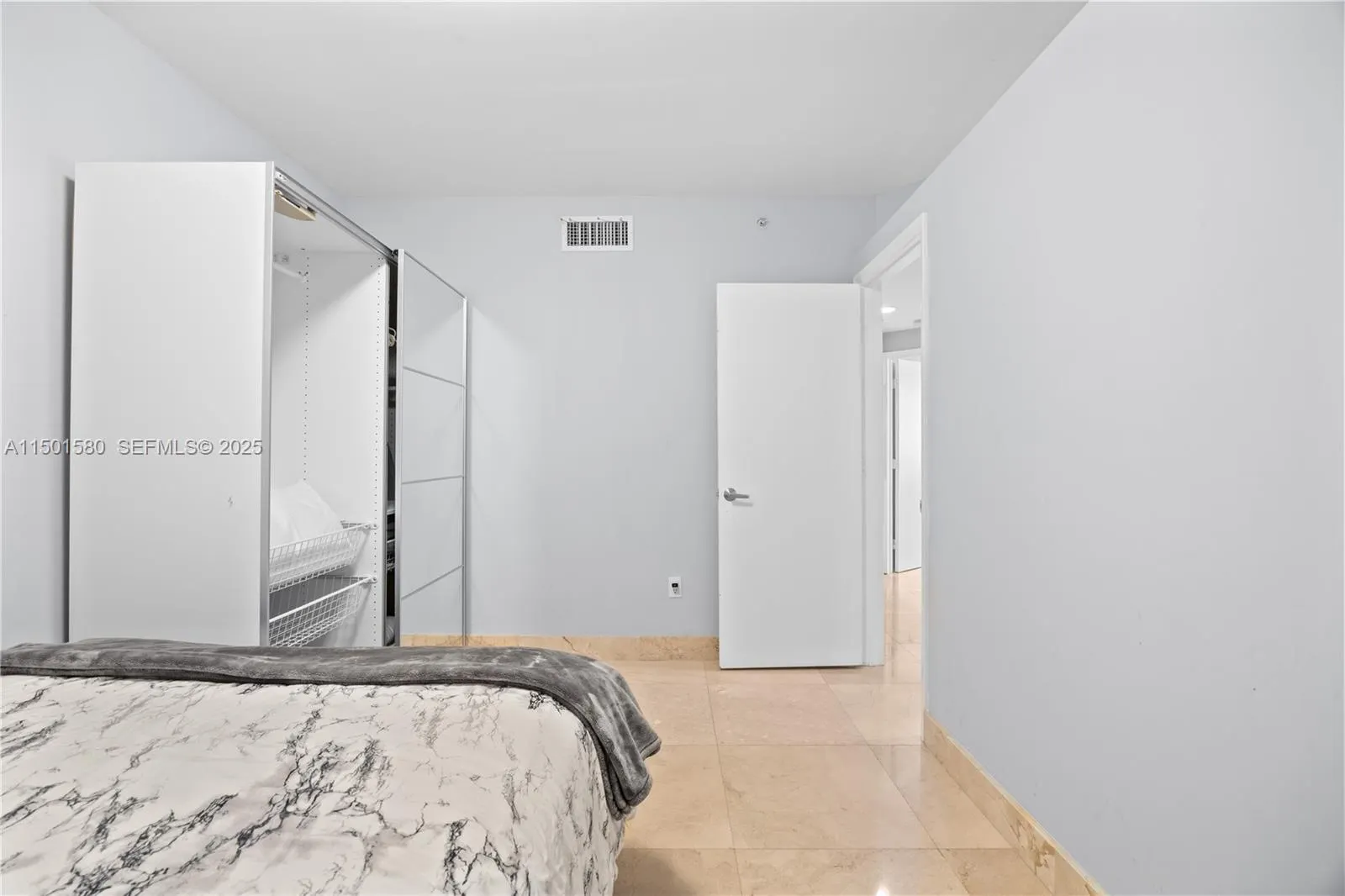 6365 Collins Avenue #4106
