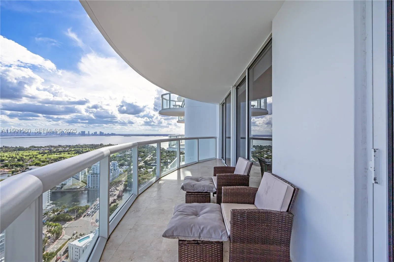 6365 Collins Avenue #4106