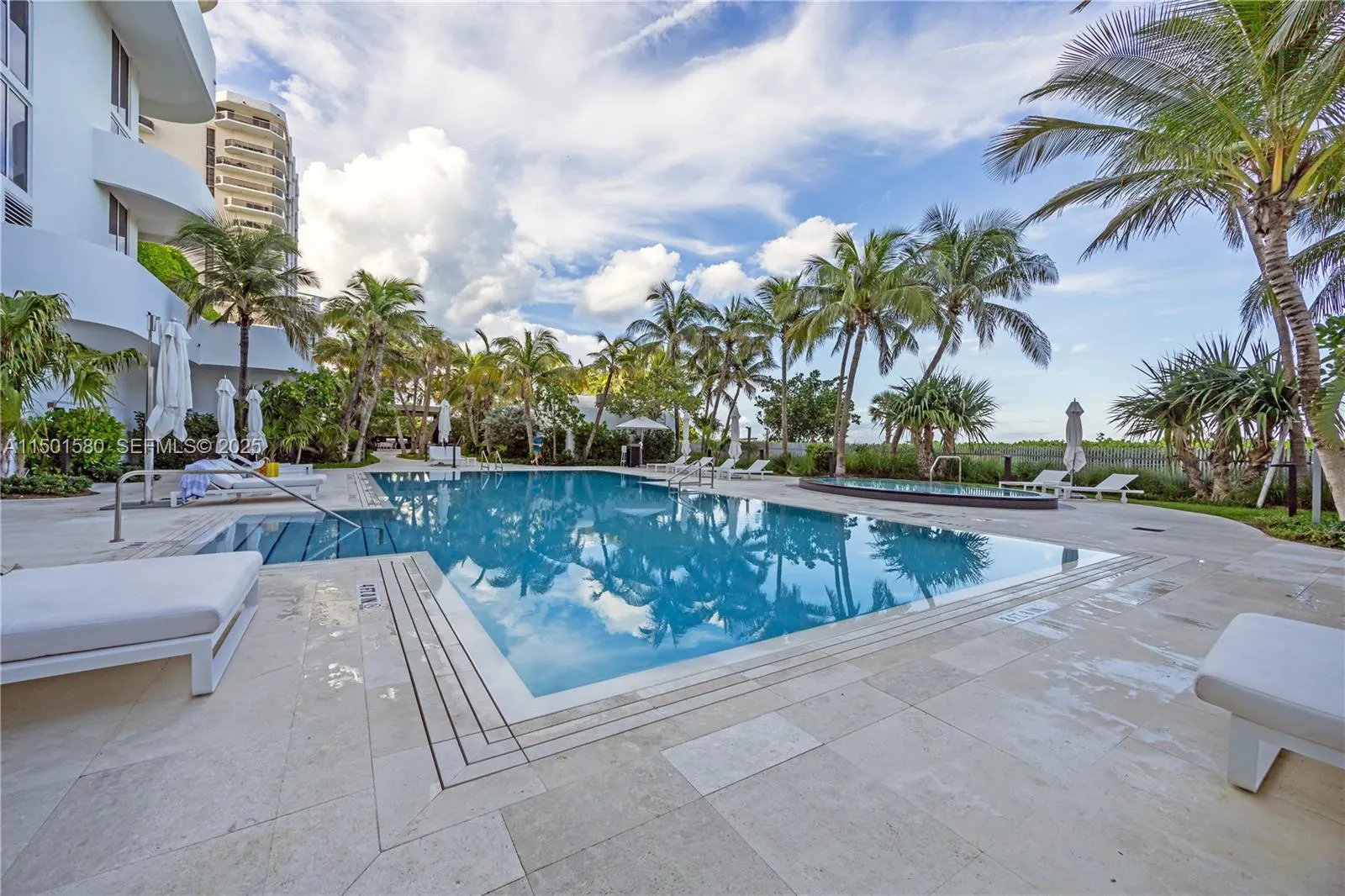 6365 Collins Avenue #4106