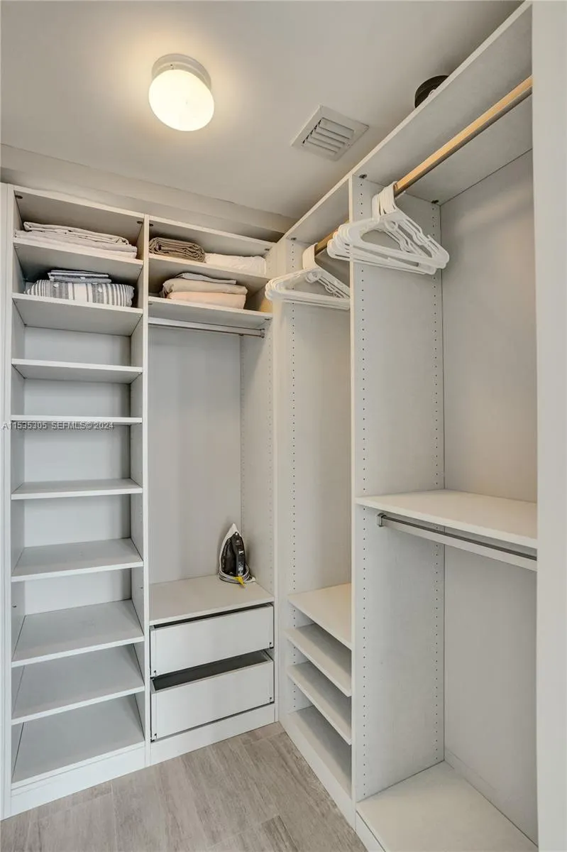 121 NE 34th Street #1801