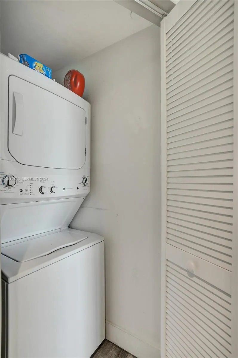 121 NE 34th Street #1801