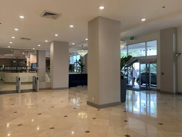 100 Lincoln Road #1434