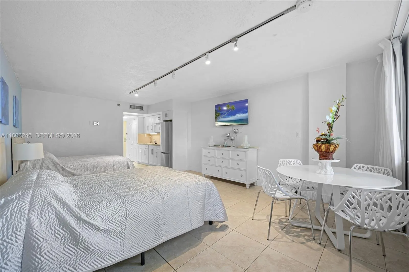 19201 Collins Avenue #318