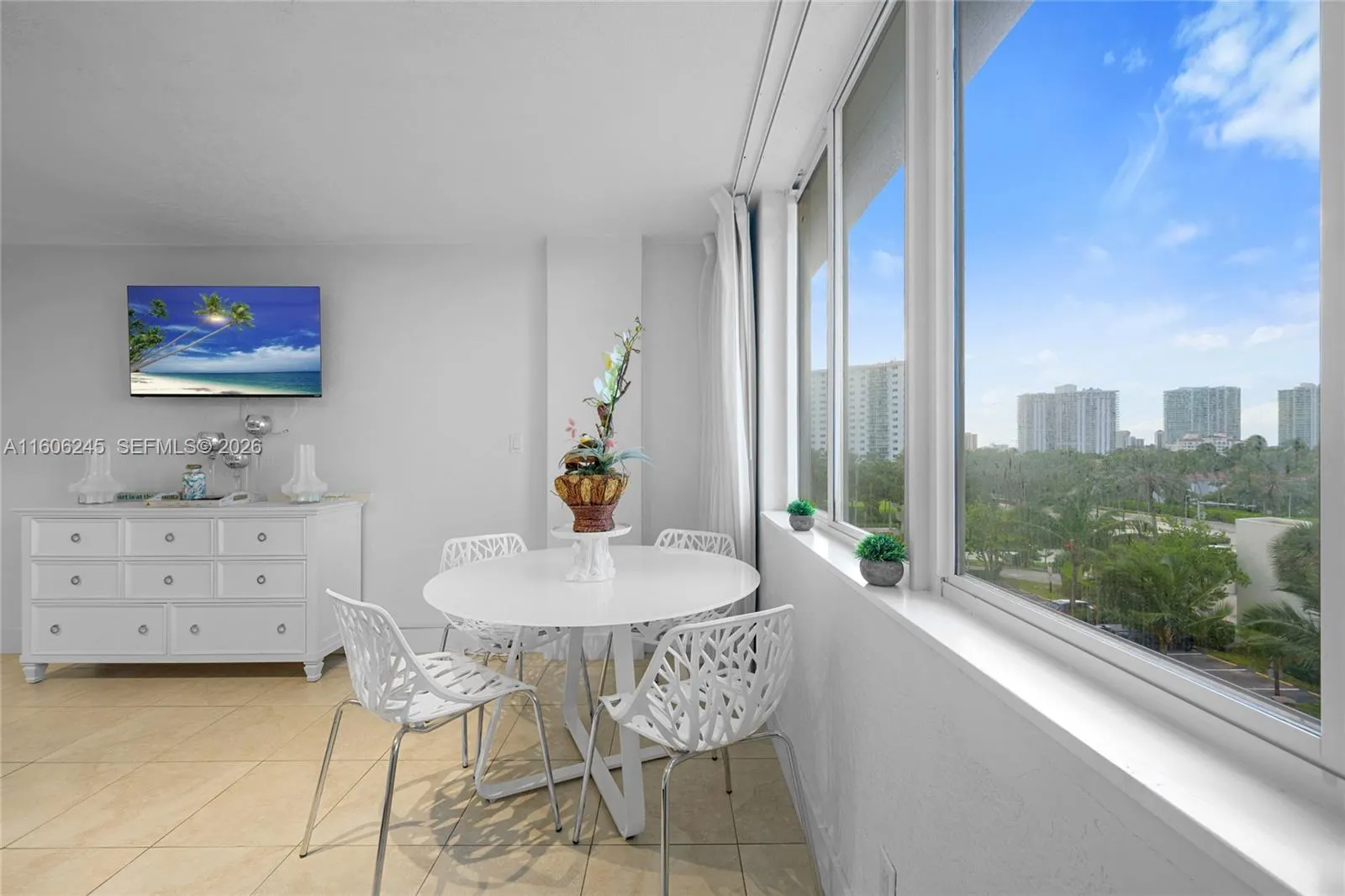 19201 Collins Avenue #318