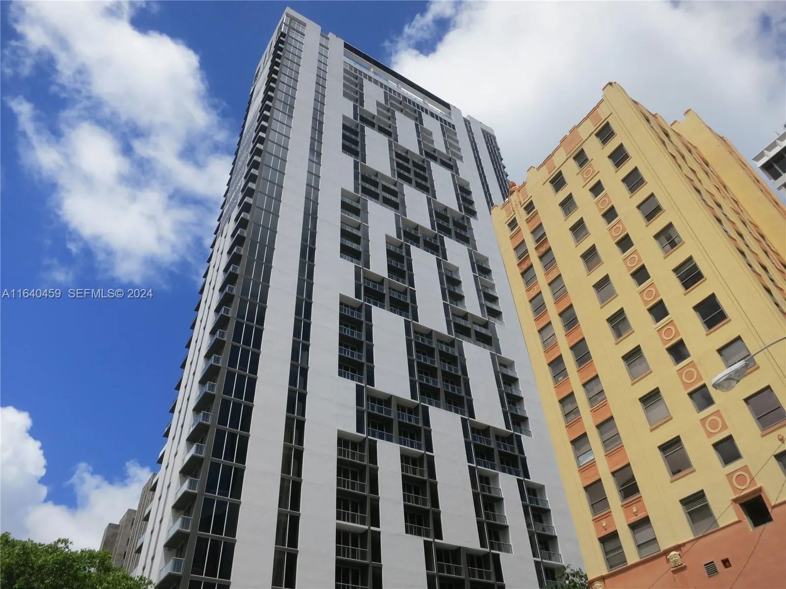 151 SE 1 Street #1902