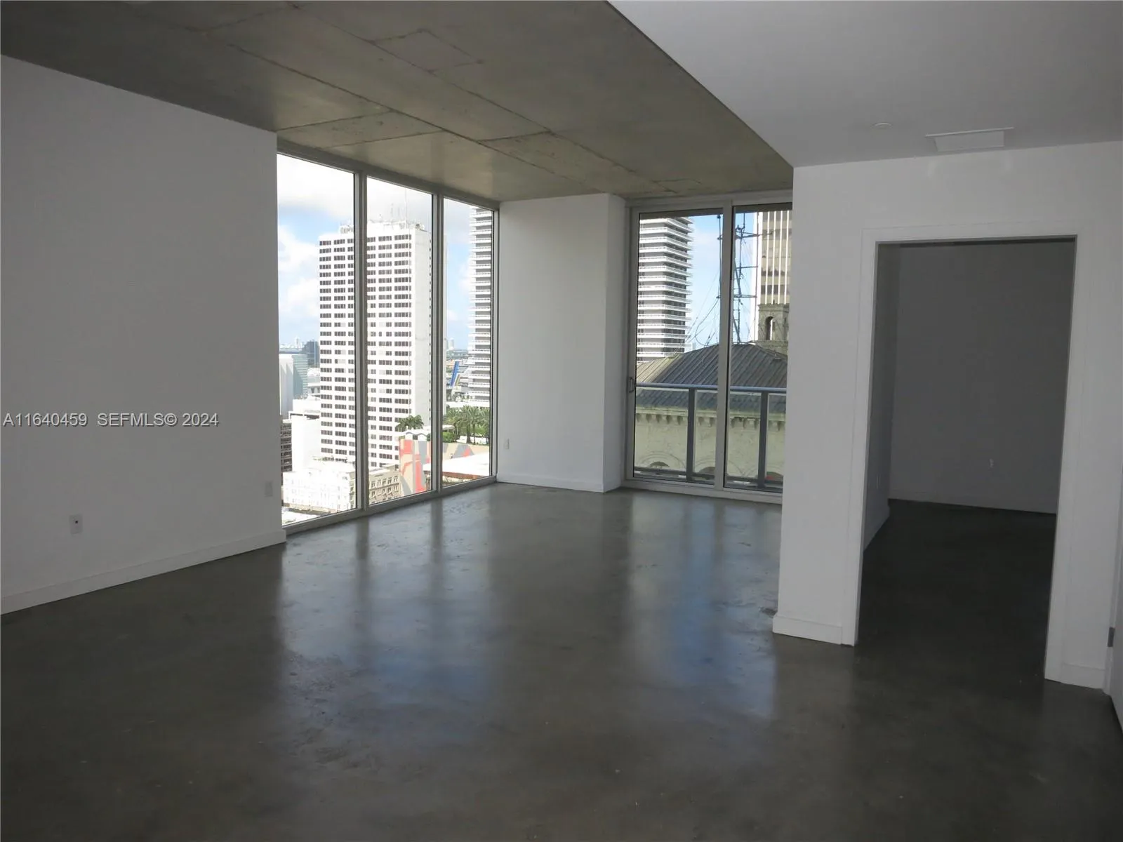 151 SE 1 Street #1902