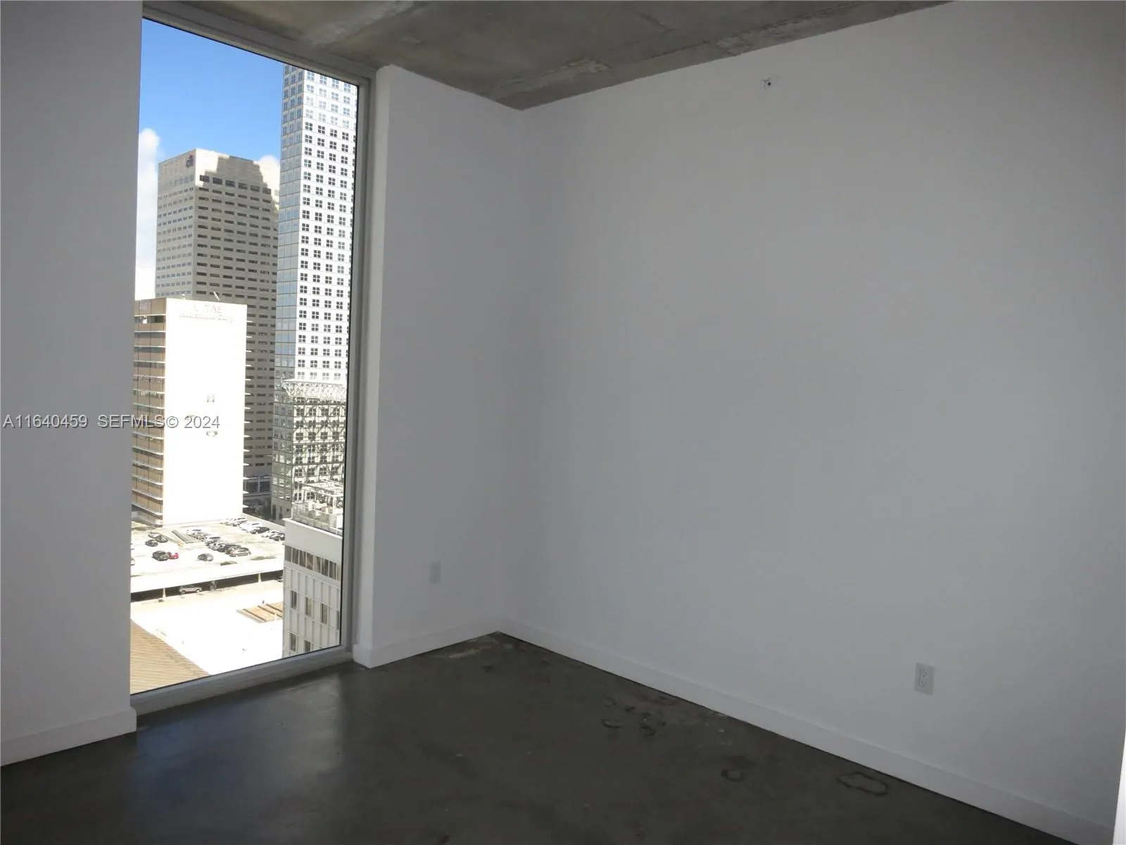 151 SE 1 Street #1902