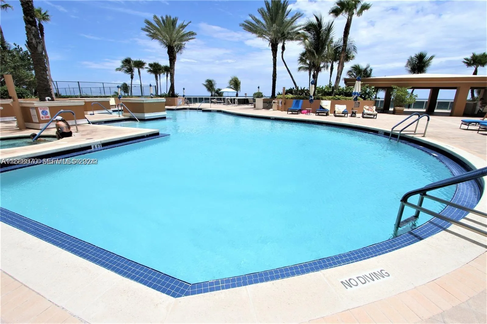 17555 Collins Avenue #2502