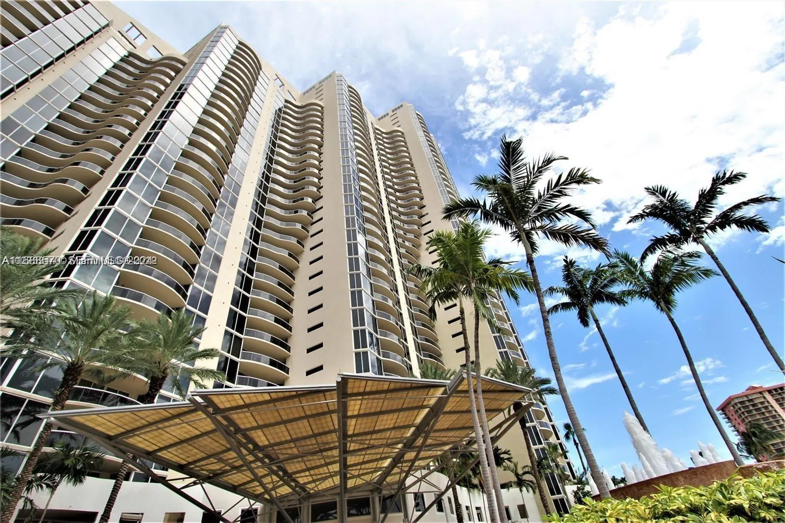 17555 Collins Avenue #2502