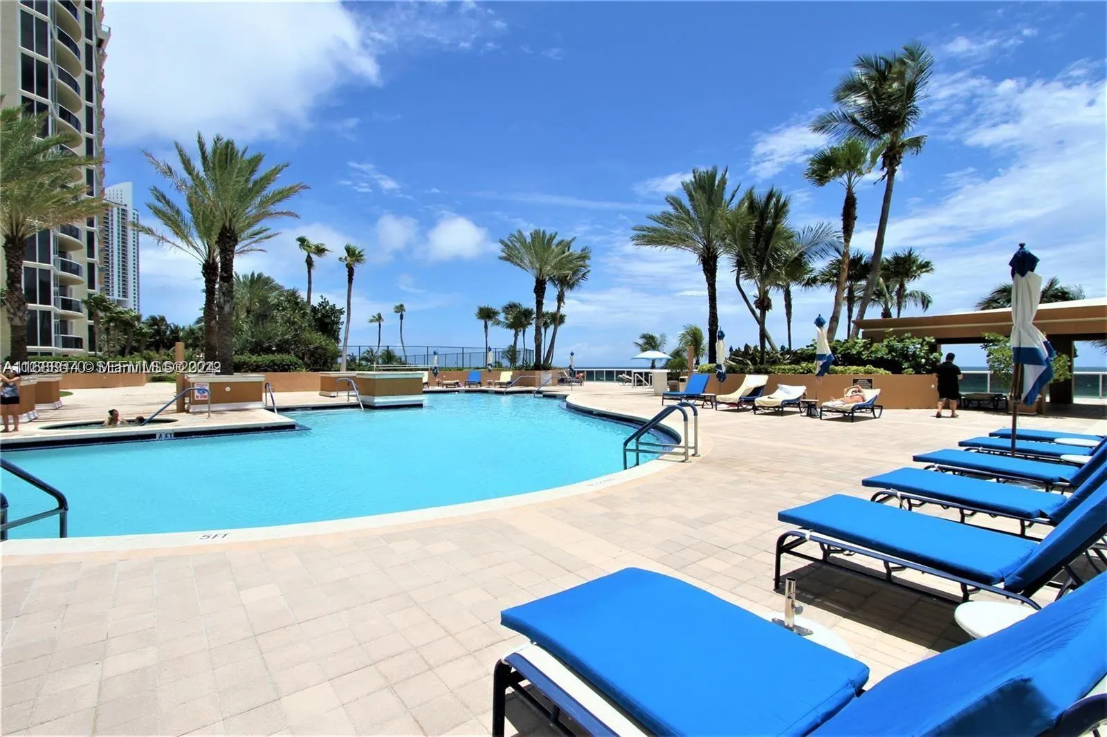 17555 Collins Avenue #2502