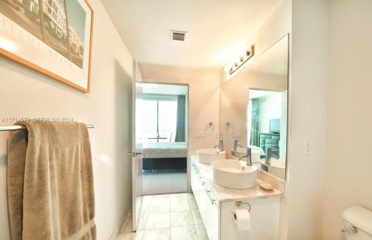 888 Biscayne Boulevard #2511