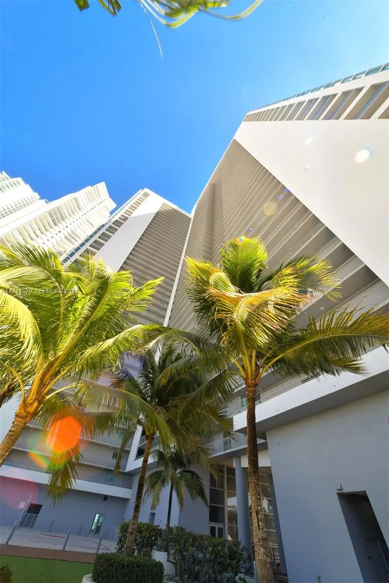 888 Biscayne Boulevard #2511