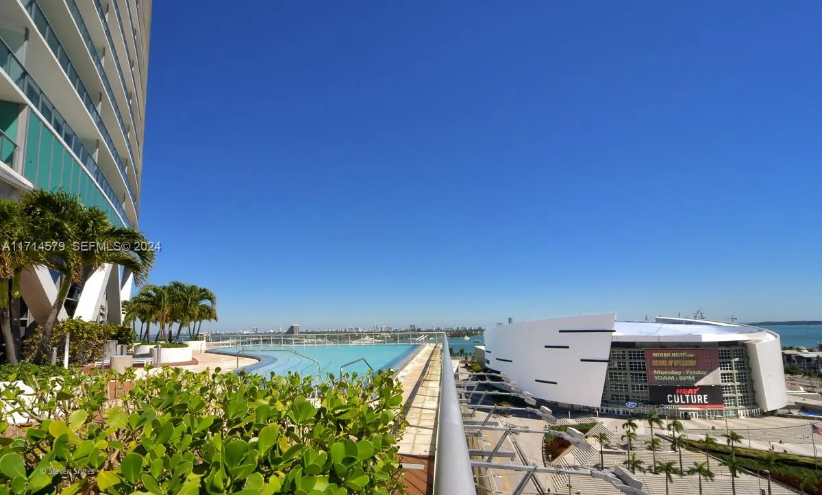 888 Biscayne Boulevard #2511