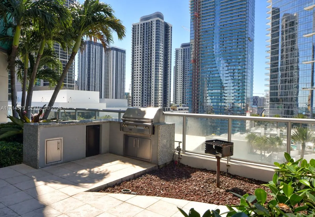 888 Biscayne Boulevard #2511