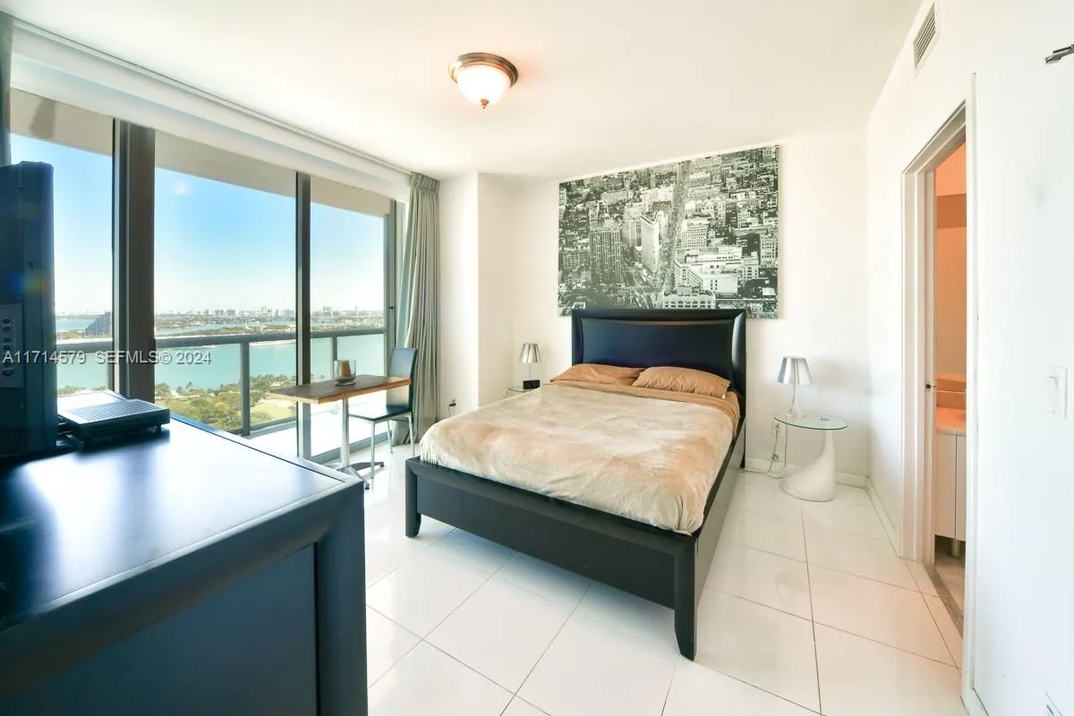 888 Biscayne Boulevard #2511