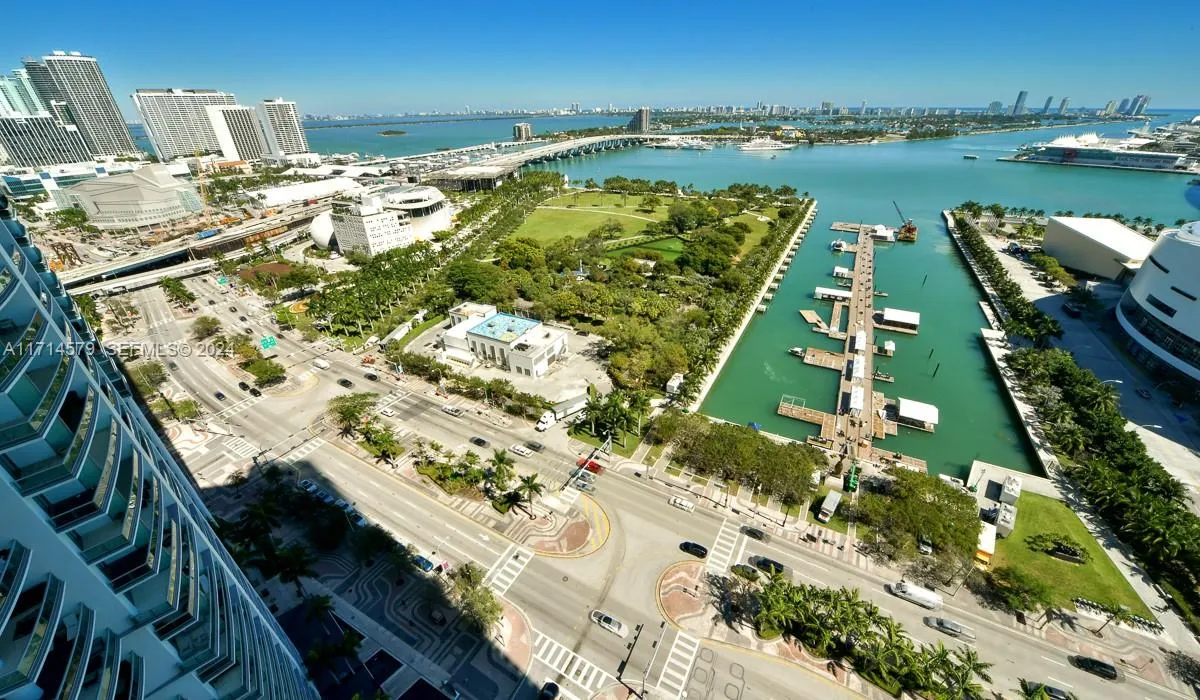 888 Biscayne Boulevard #2511