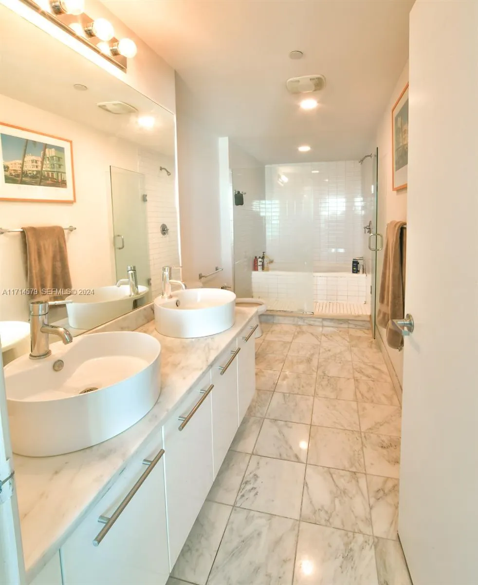 888 Biscayne Boulevard #2511