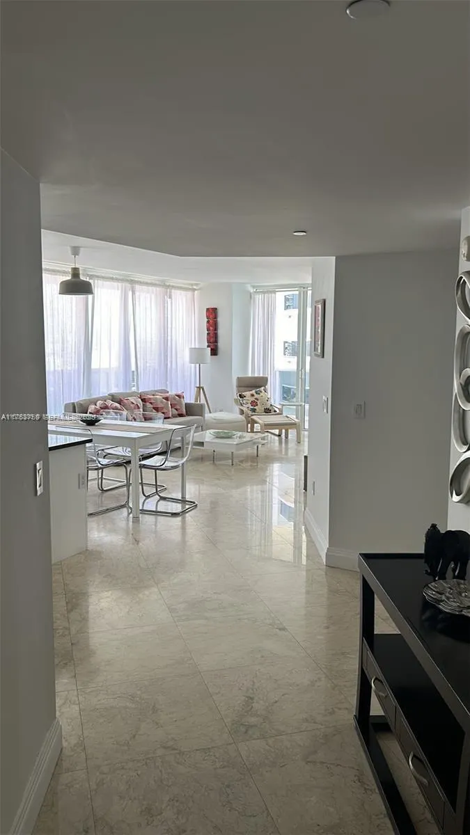 1830 S Ocean Drive #3208