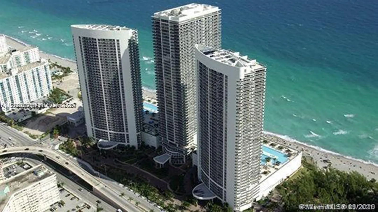 1830 S Ocean Drive #3208