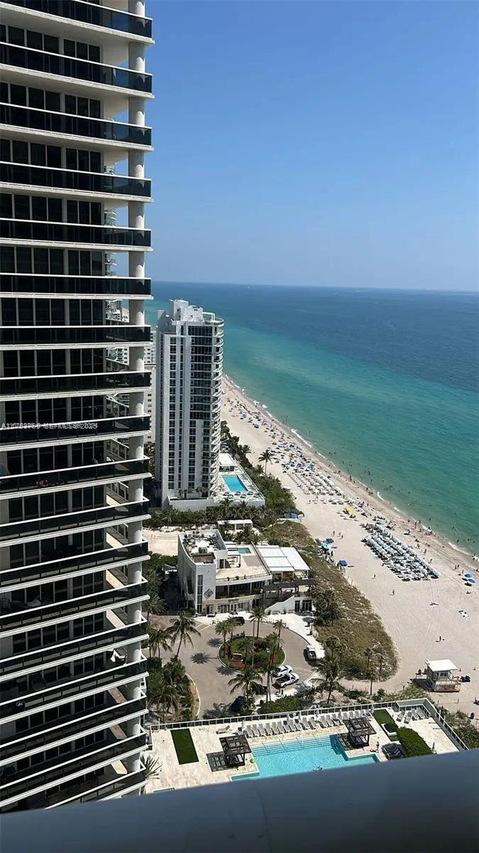 1830 S Ocean Drive #3208