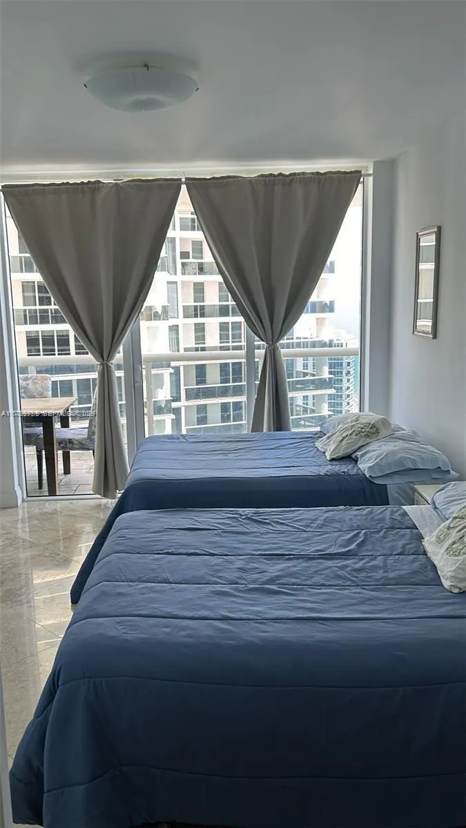 1830 S Ocean Drive #3208