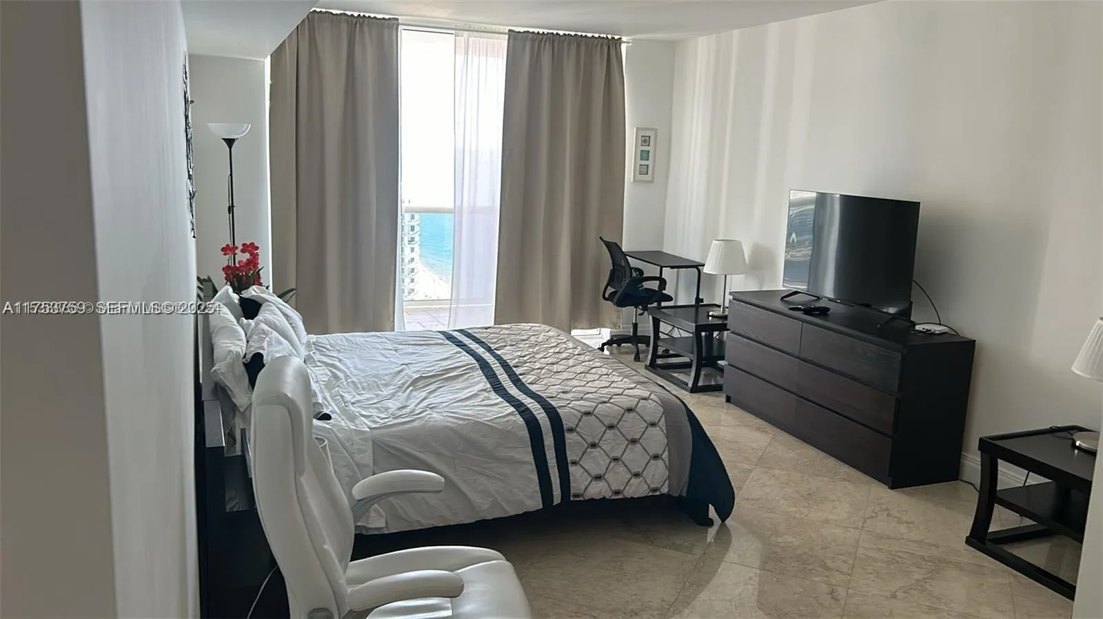 1830 S Ocean Drive #3208