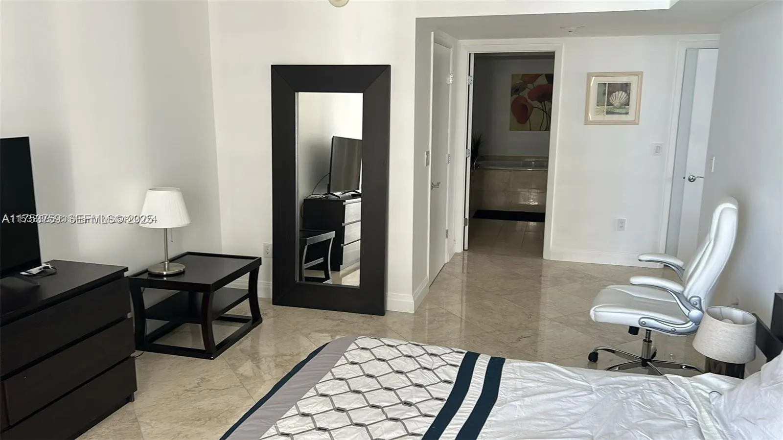 1830 S Ocean Drive #3208