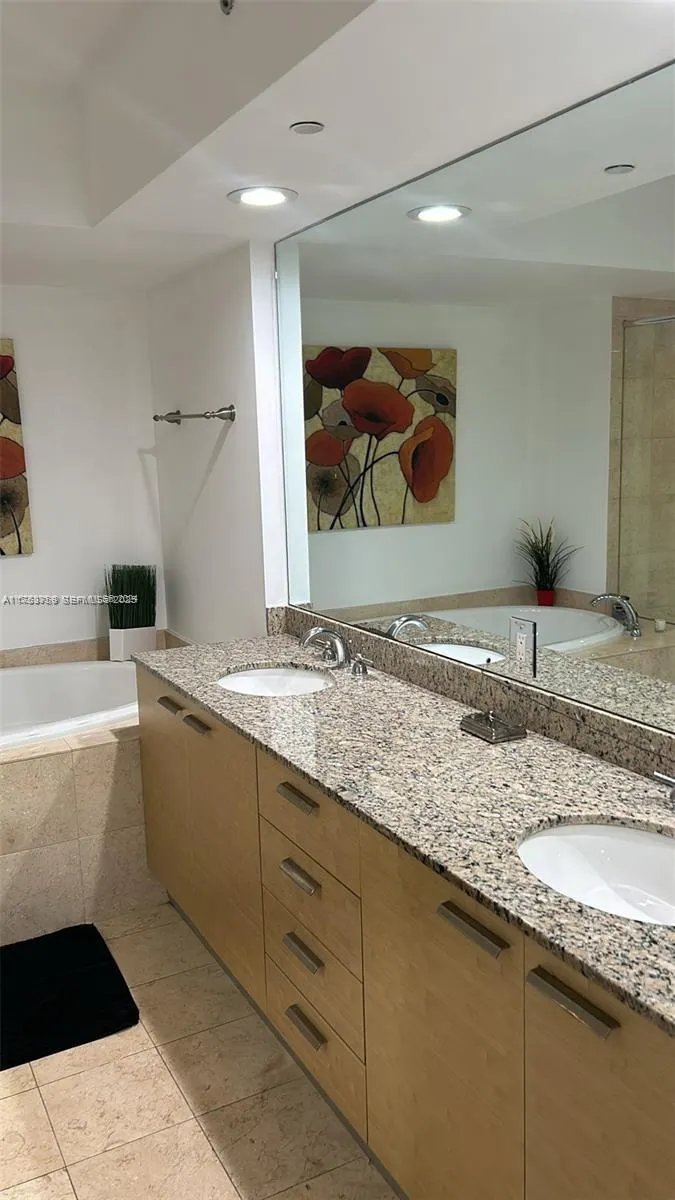 1830 S Ocean Drive #3208
