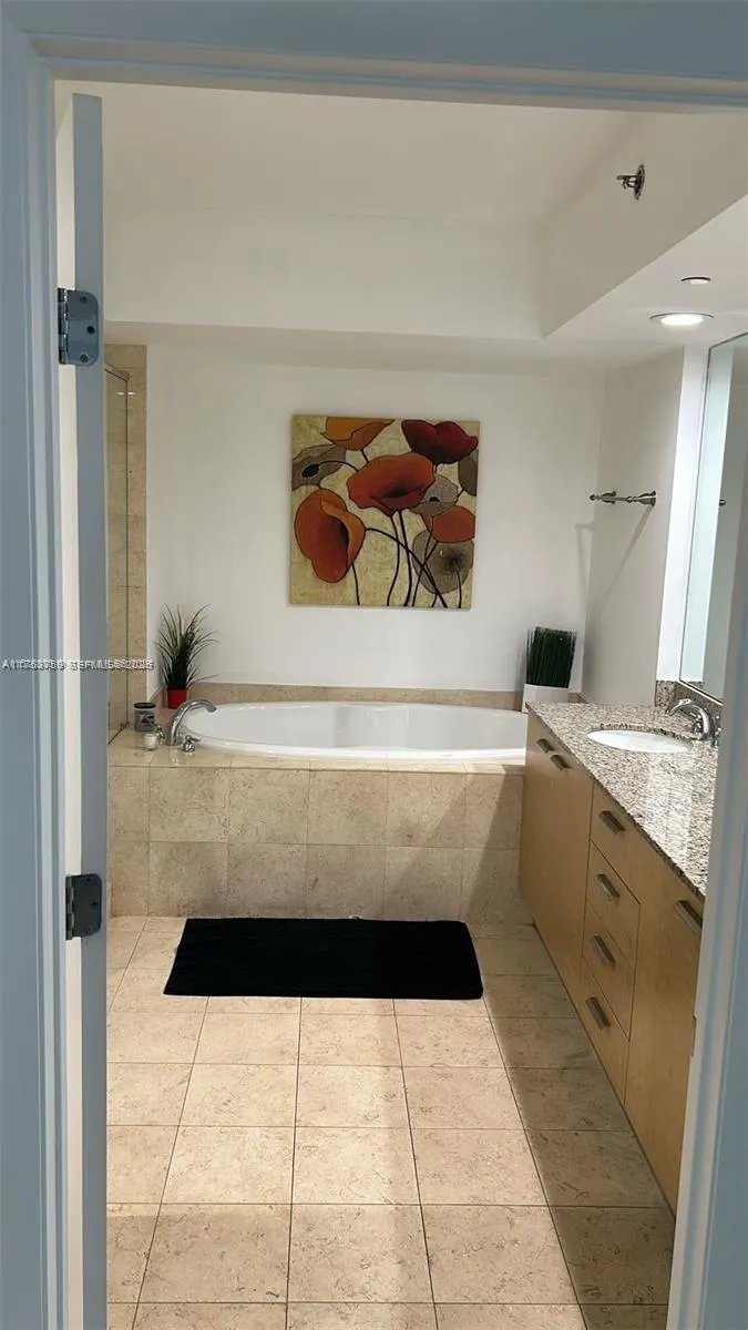 1830 S Ocean Drive #3208