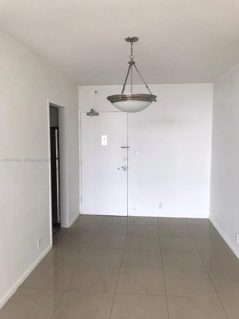 1000 West Avenue #908