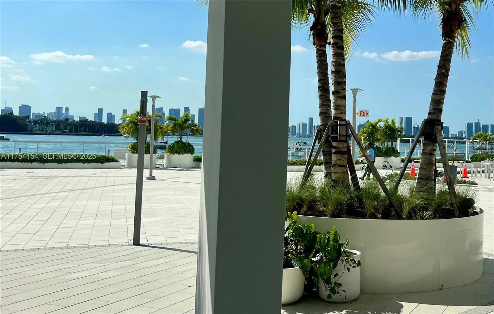1000 West Avenue #908