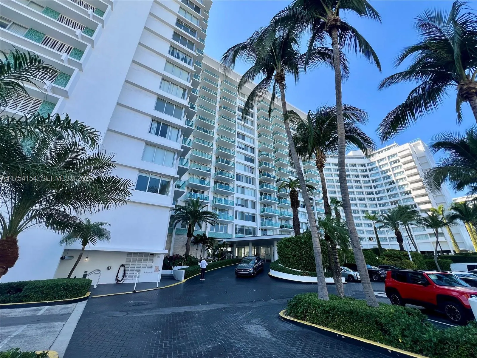 1000 West Avenue #908