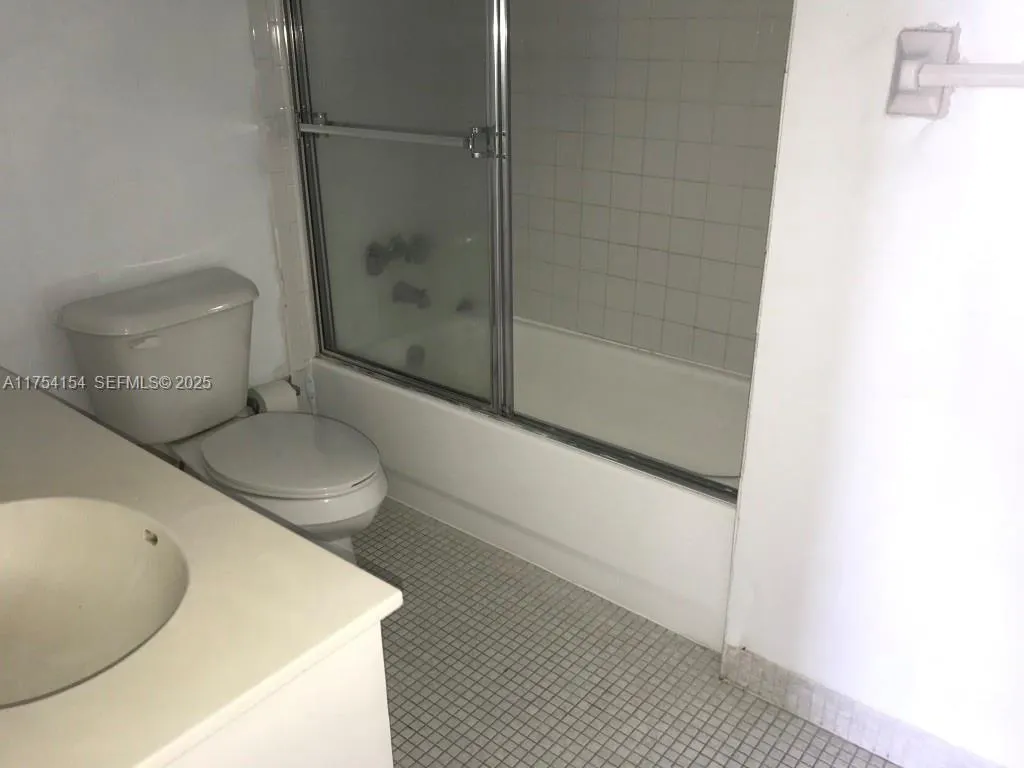 1000 West Avenue #908