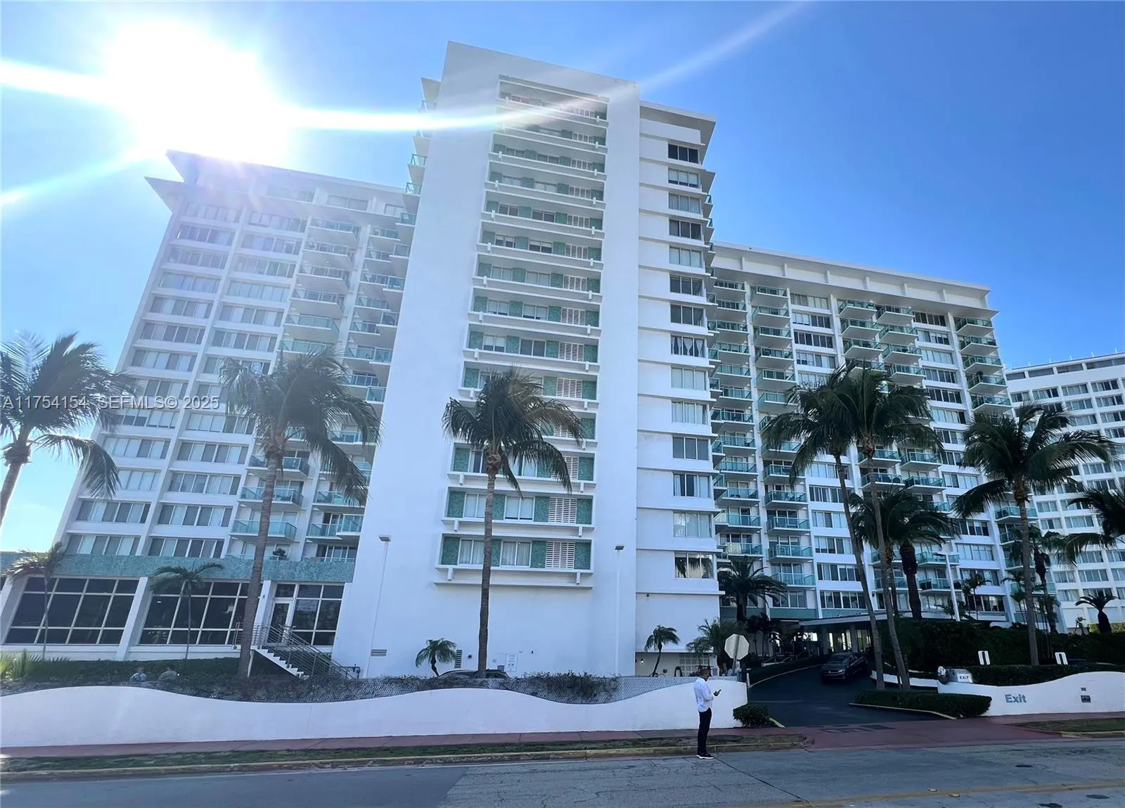 1000 West Avenue #908