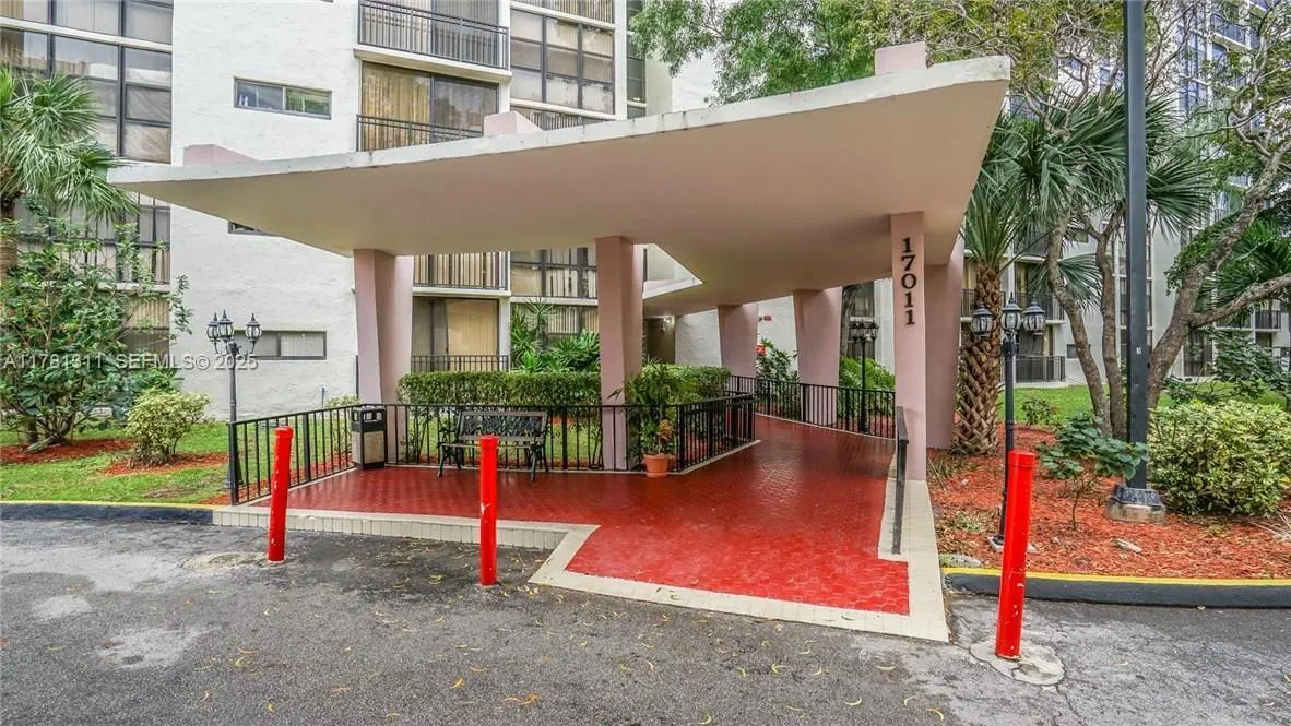 17011 N Bay Road #701