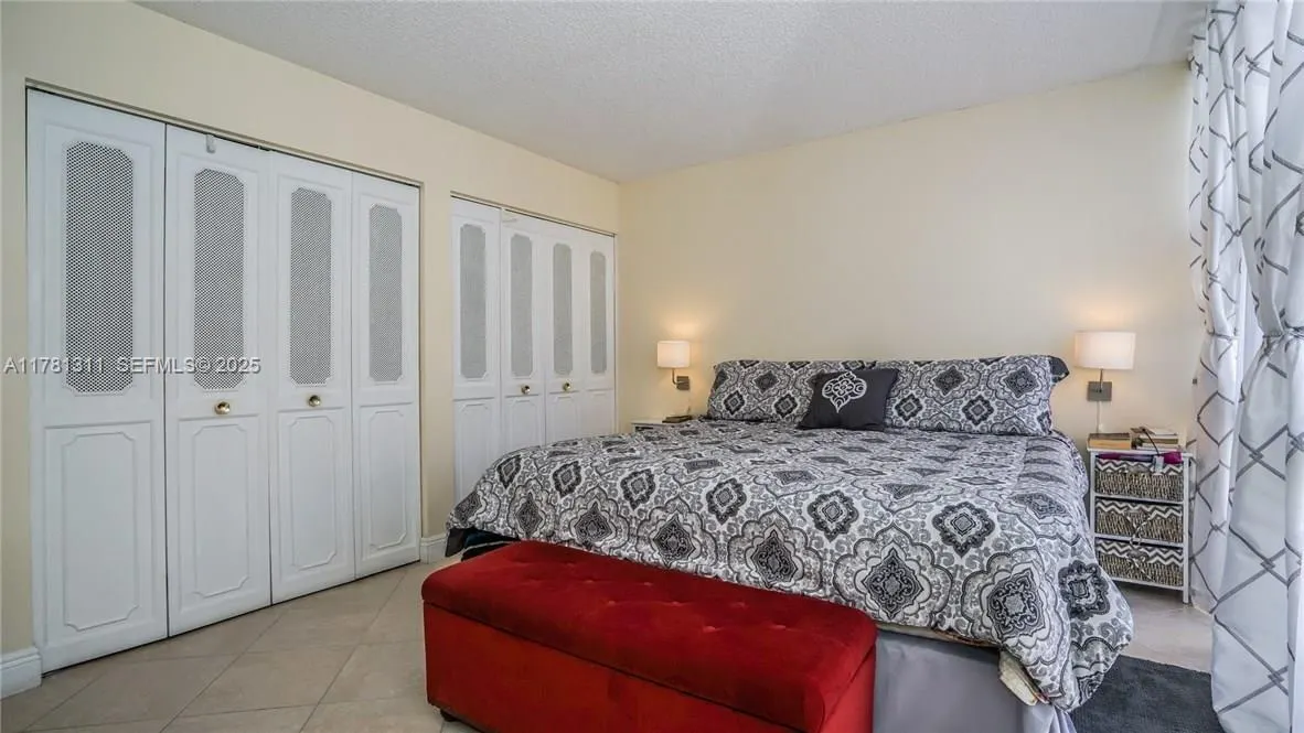 17011 N Bay Road #701