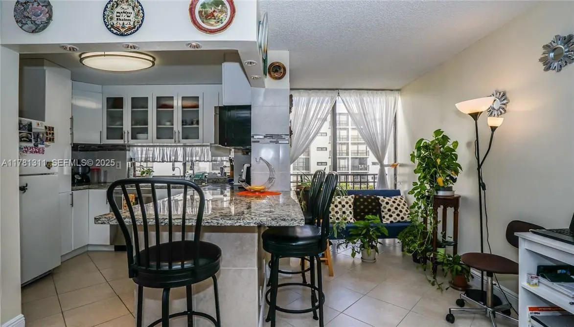 17011 N Bay Road #701