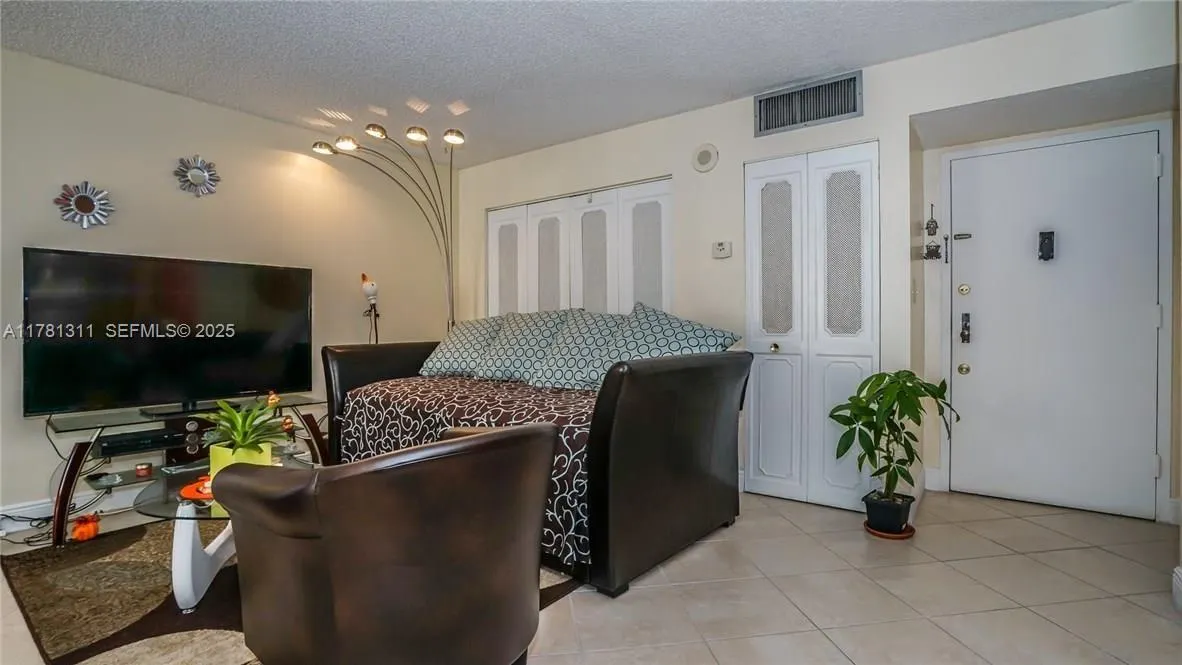 17011 N Bay Road #701