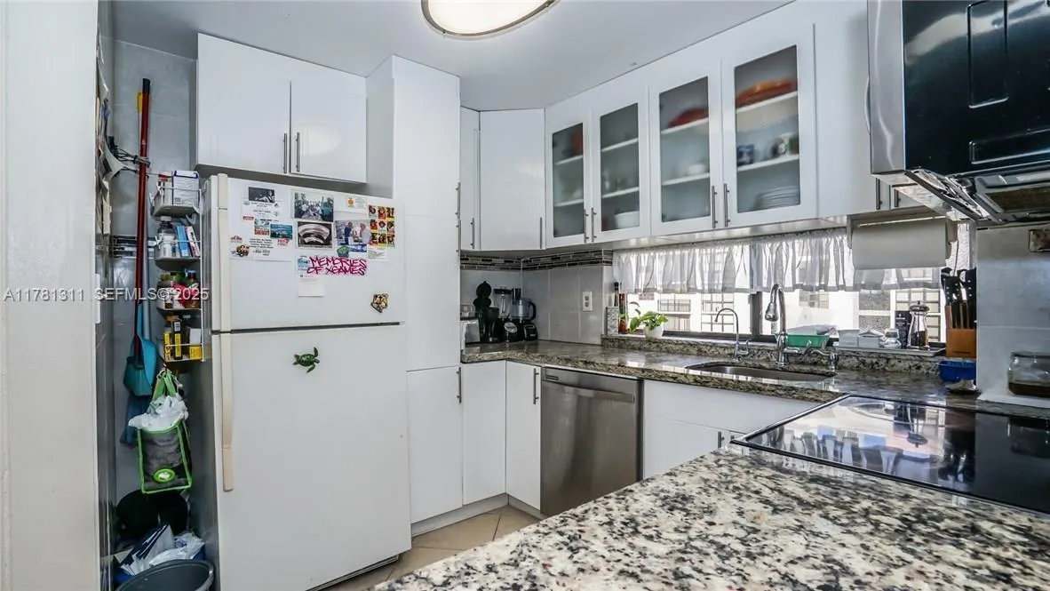 17011 N Bay Road #701