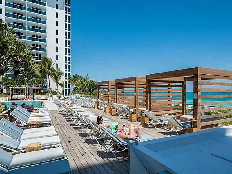 2301 Collins Avenue #1221
