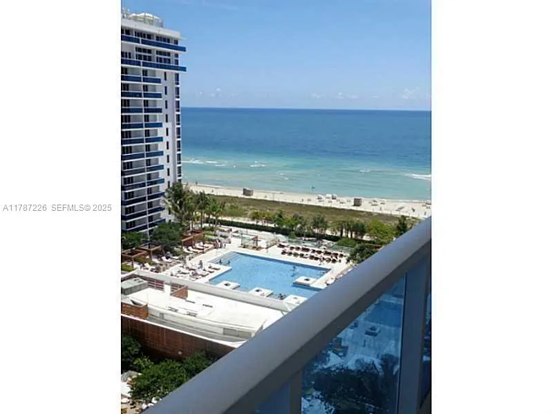 2301 Collins Avenue #1221