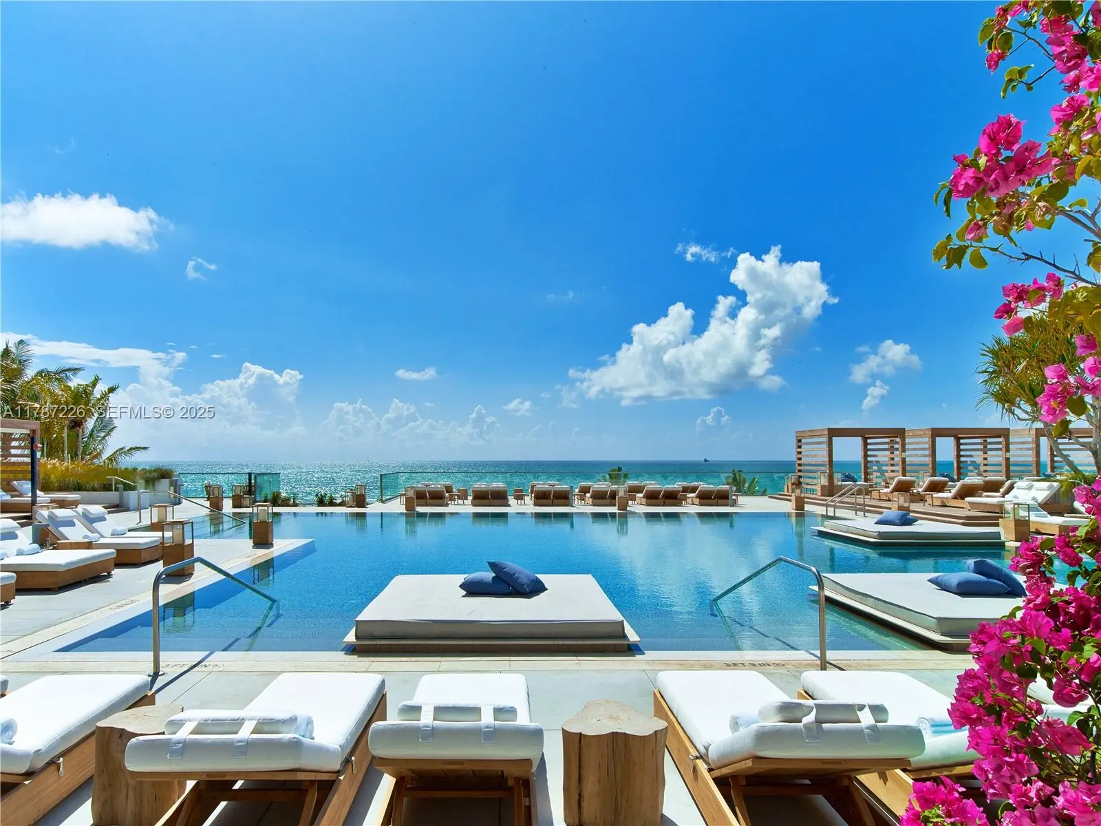 2301 Collins Avenue #1221