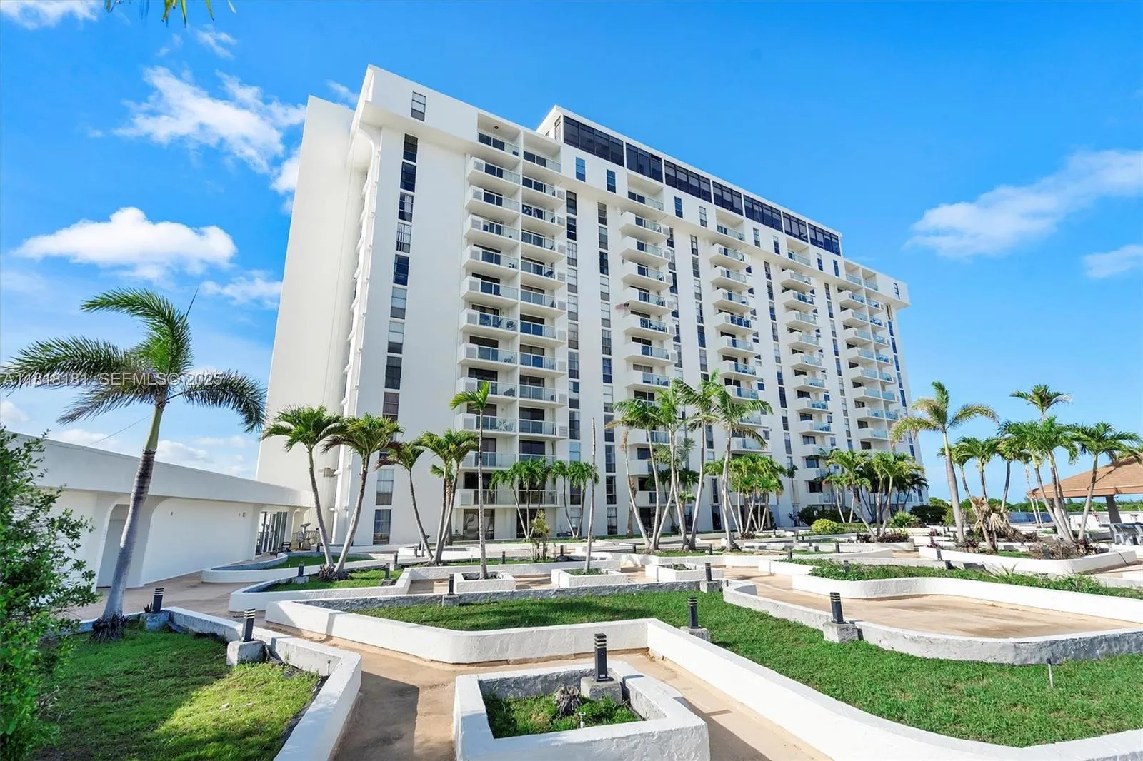 13499 Biscayne Boulevard #602