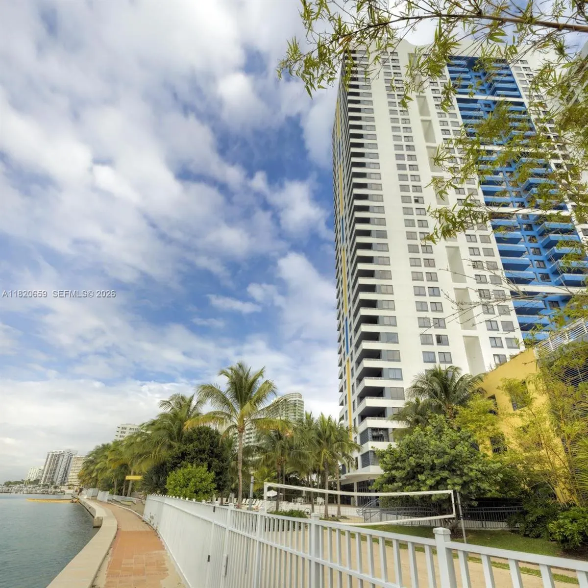 1330 West Avenue #3007