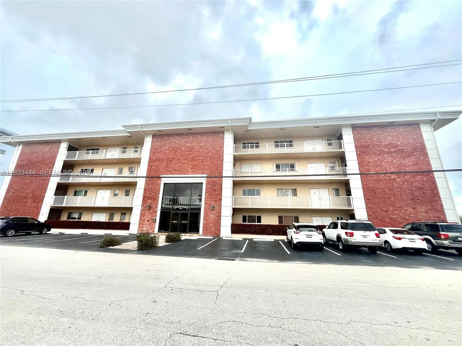 2841 NE 33rd Court #104